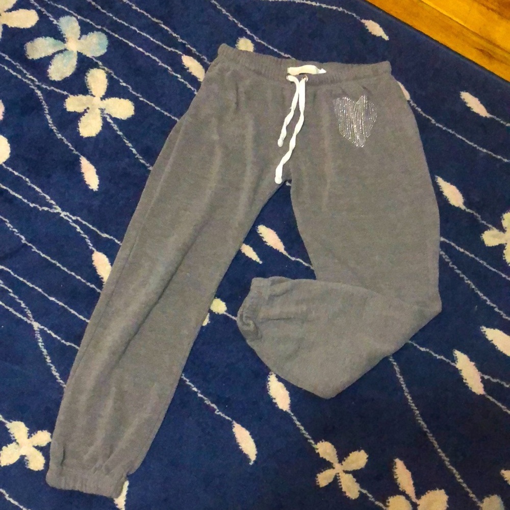 Vintage Havana sweatpants with rhinestone heart